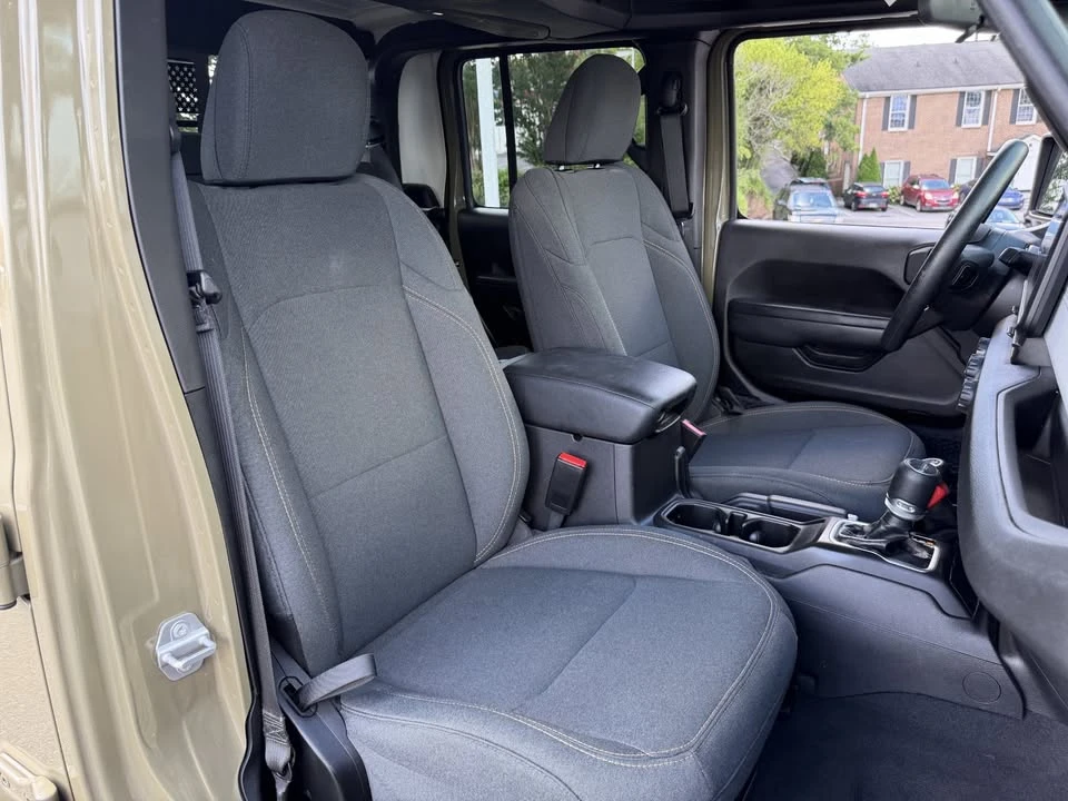 2025 Jeep JT Gladiator - Image 18 of 20