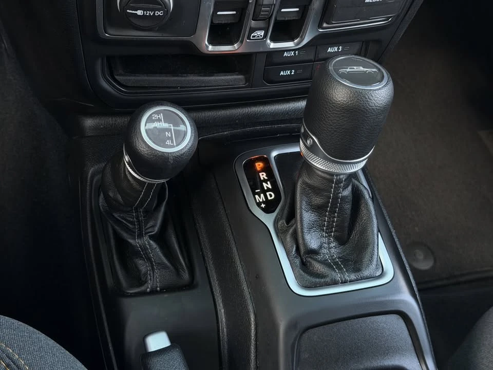 2025 Jeep JT Gladiator - Image 11 of 20
