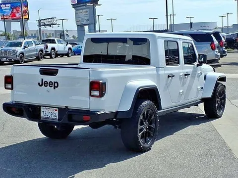 2025 Jeep Gladiator Nighthawk 4-Wheel Drive Crew Cab