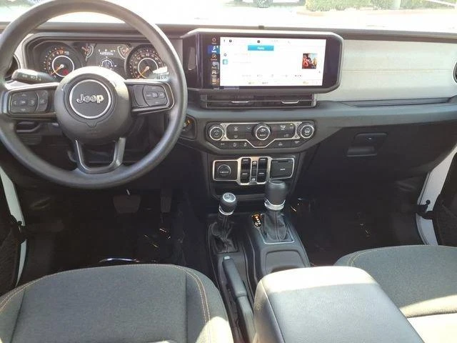 2025 Jeep JT Gladiator - Image 11 of 12