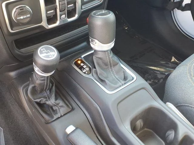 2025 Jeep JT Gladiator - Image 5 of 12
