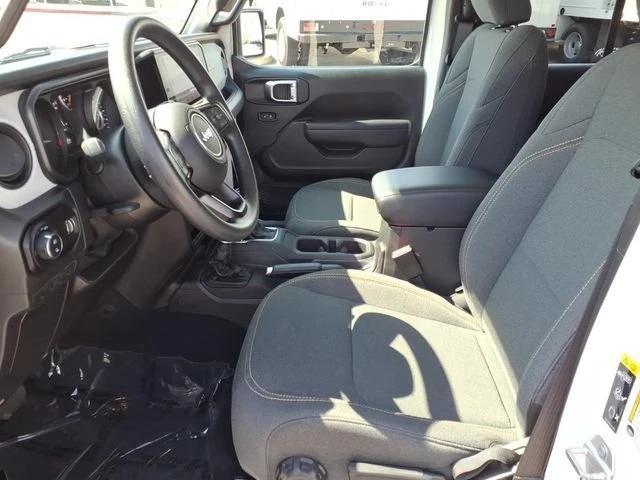 2025 Jeep JT Gladiator - Image 10 of 12
