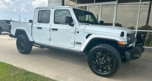 2025 Jeep Gladiator Nighthawk 4X4 Pentastar 3.6L V-6