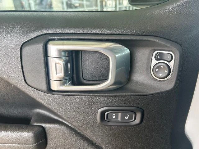 2025 Jeep JT Gladiator - Image 9 of 18