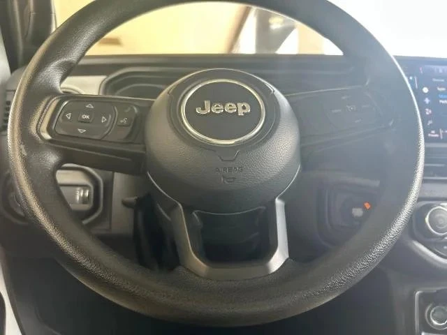 2025 Jeep JT Gladiator - Image 12 of 18
