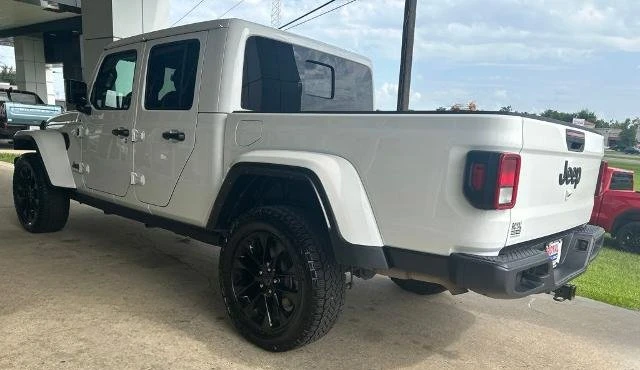2025 Jeep JT Gladiator - Image 4 of 18