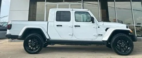 2025 Jeep JT Gladiator - Image 7 of 18