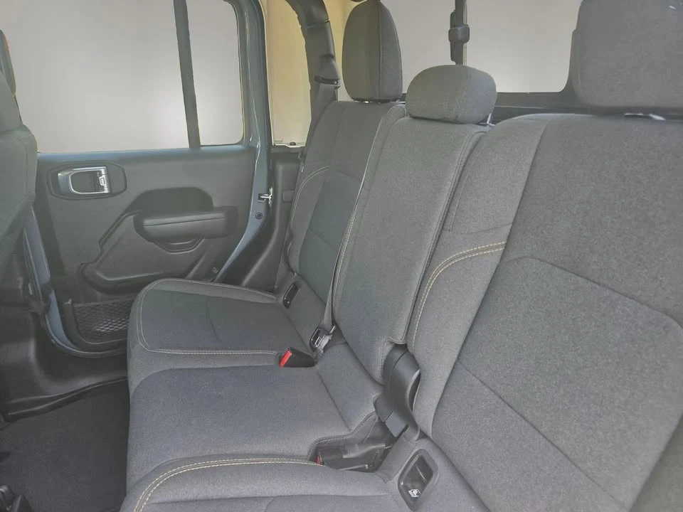 2025 Jeep JT Gladiator - Image 18 of 20