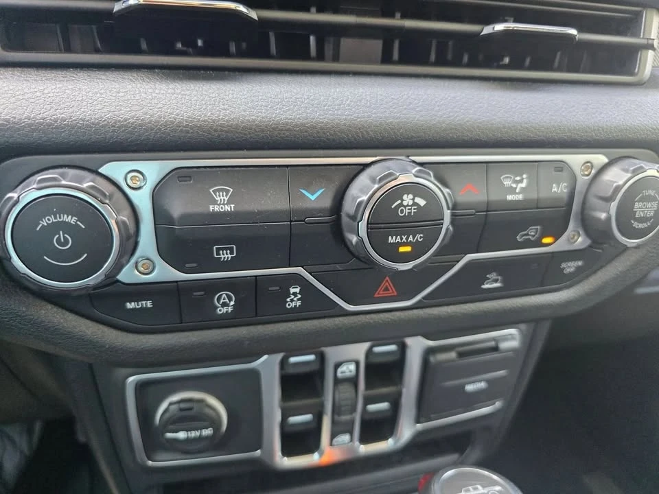 2025 Jeep JT Gladiator - Image 10 of 20