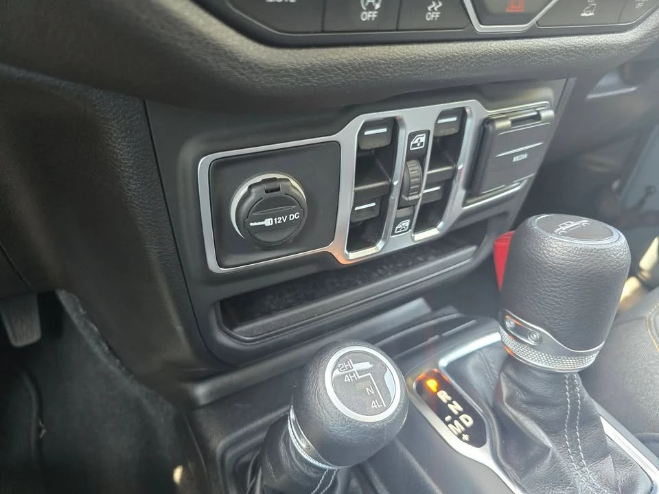 2025 Jeep JT Gladiator - Image 11 of 20