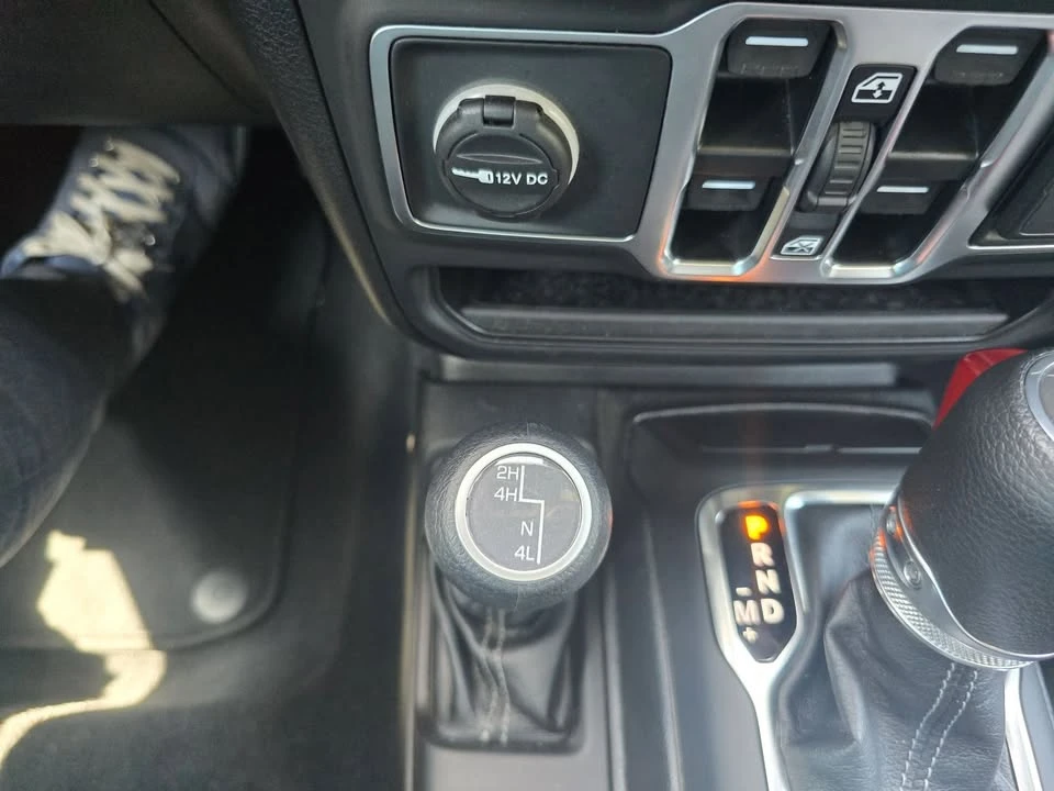 2025 Jeep JT Gladiator - Image 12 of 20