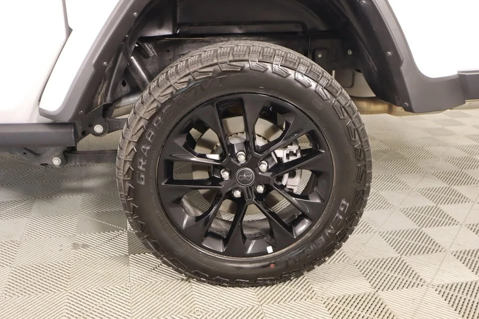 2025 Jeep JT Gladiator - Image 17 of 20