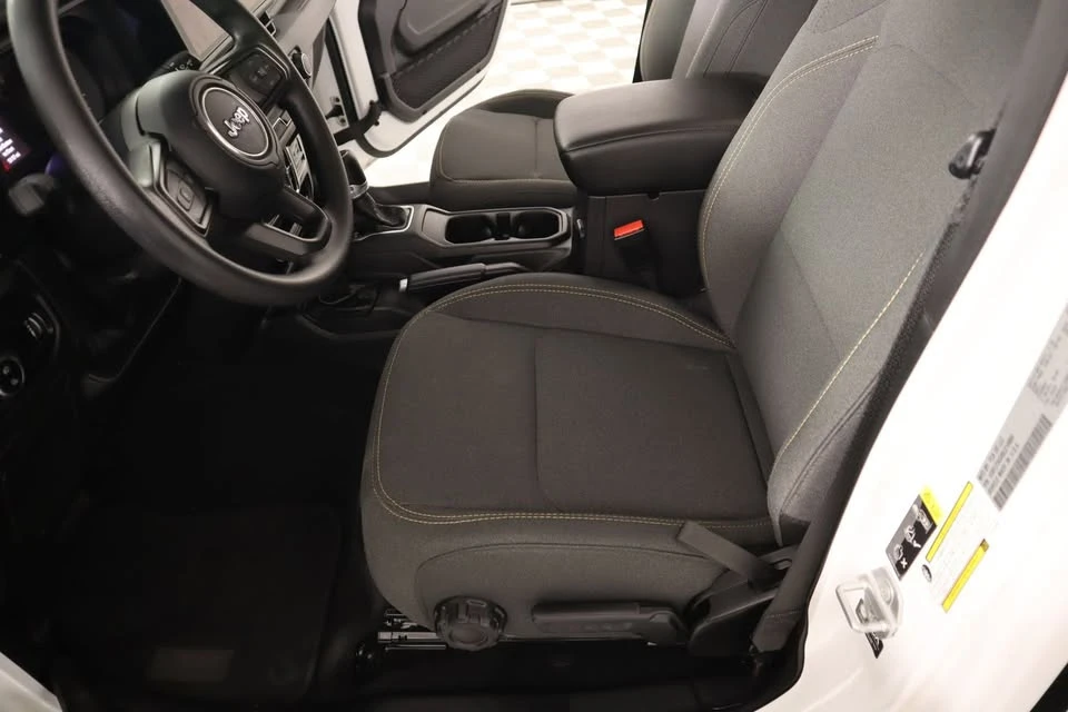 2025 Jeep JT Gladiator - Image 10 of 20