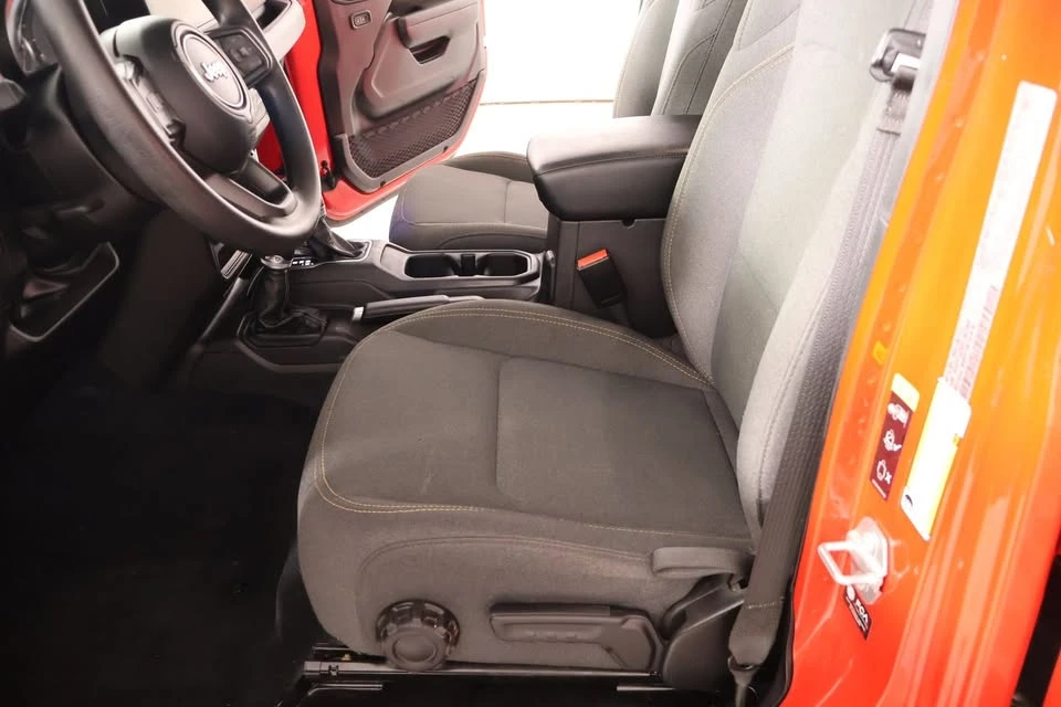 2025 Jeep JT Gladiator - Image 9 of 20