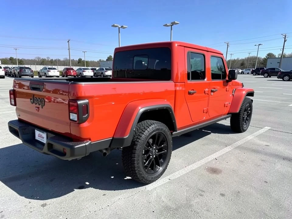 2025 Jeep JT Gladiator - Image 18 of 20