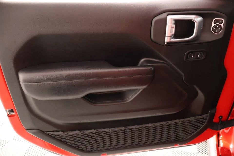 2025 Jeep JT Gladiator - Image 13 of 20