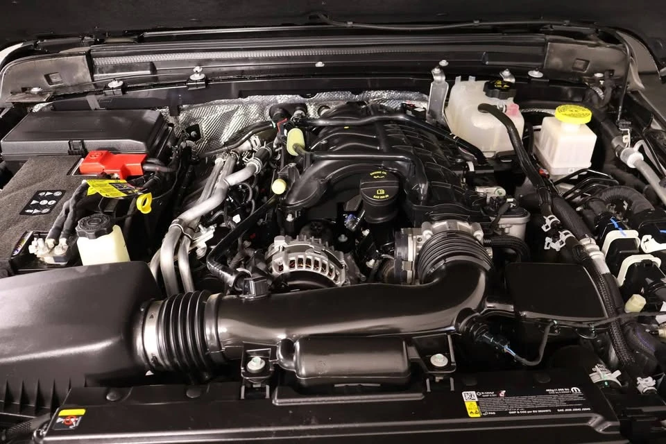 2025 Jeep JT Gladiator - Image 17 of 20