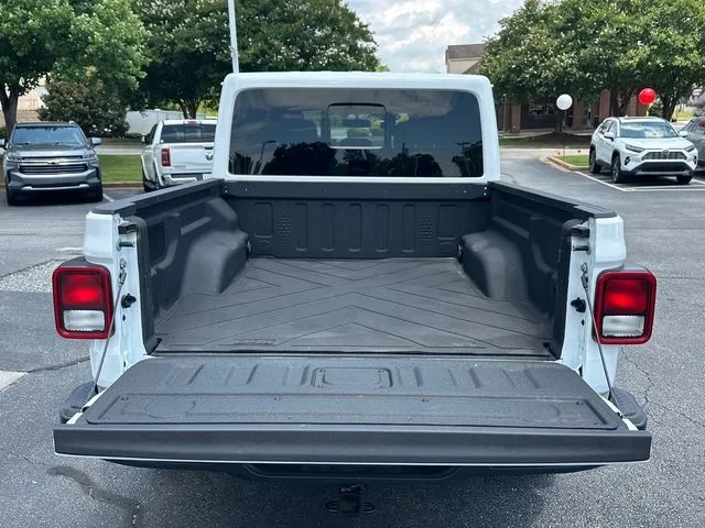 2025 Jeep JT Gladiator - Image 11 of 12