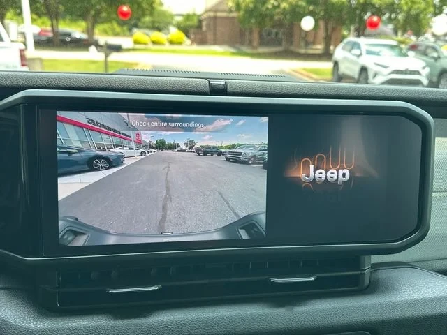 2025 Jeep JT Gladiator - Image 7 of 12