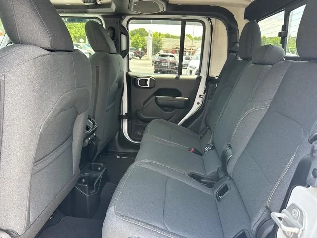 2025 Jeep JT Gladiator - Image 9 of 12