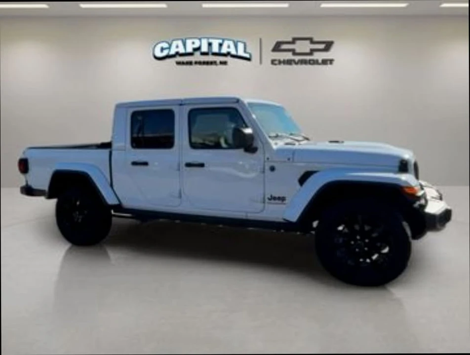 2025 Jeep JT Gladiator - Image 6 of 7