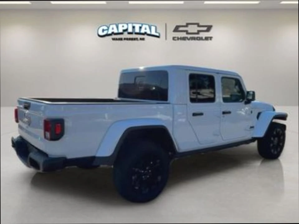 2025 Jeep JT Gladiator - Image 5 of 7