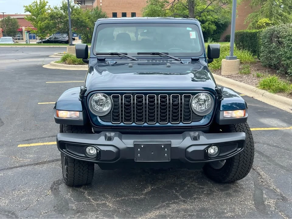 2025 Jeep JT Gladiator - Image 4 of 20