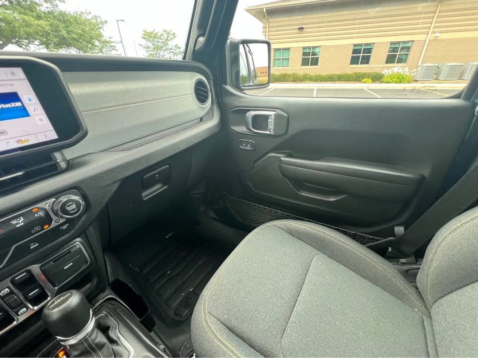 2025 Jeep JT Gladiator - Image 11 of 20