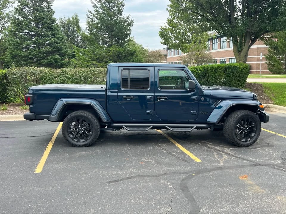 2025 Jeep JT Gladiator - Image 2 of 20