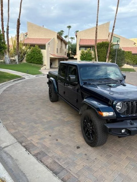 2025 Jeep JT Gladiator - Image 3 of 8