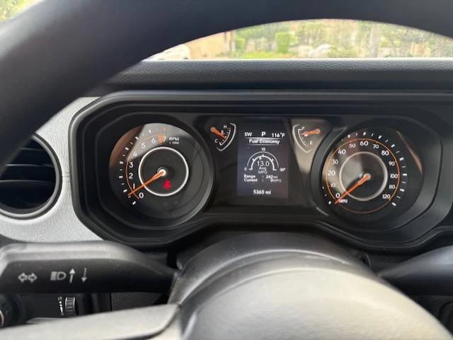 2025 Jeep JT Gladiator - Image 6 of 8