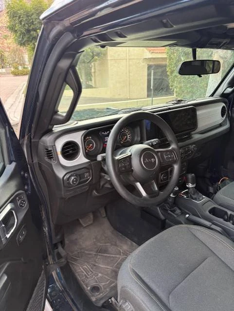 2025 Jeep JT Gladiator - Image 7 of 8