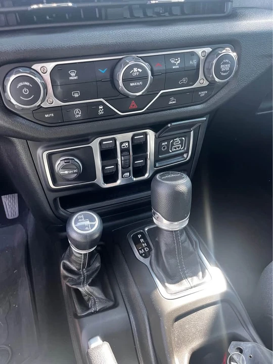 2025 Jeep JT Gladiator - Image 6 of 11