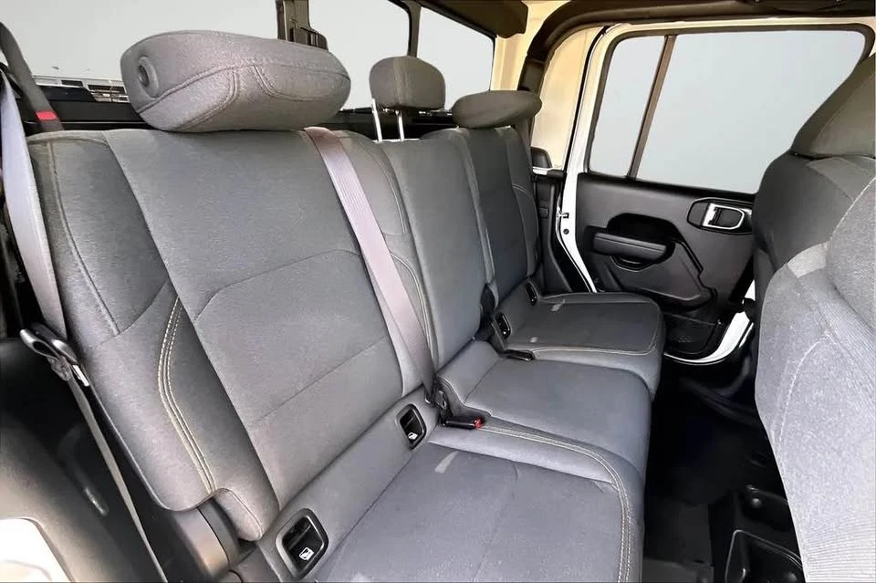 2025 Jeep JT Gladiator - Image 13 of 20