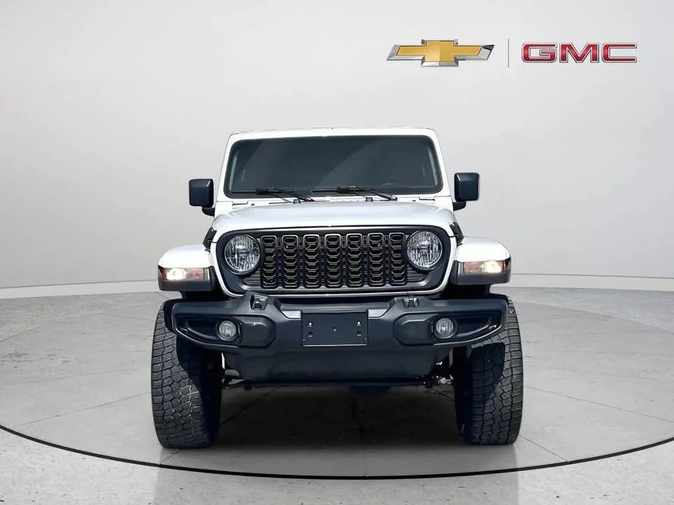 2025 Jeep JT Gladiator - Image 2 of 20