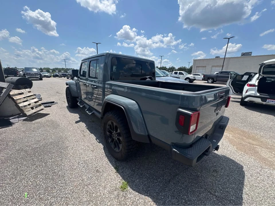 2025 Jeep JT Gladiator - Image 5 of 11