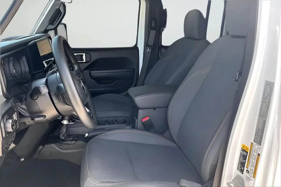 2025 Jeep JT Gladiator - Image 10 of 20