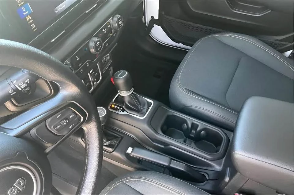 2025 Jeep JT Gladiator - Image 14 of 20