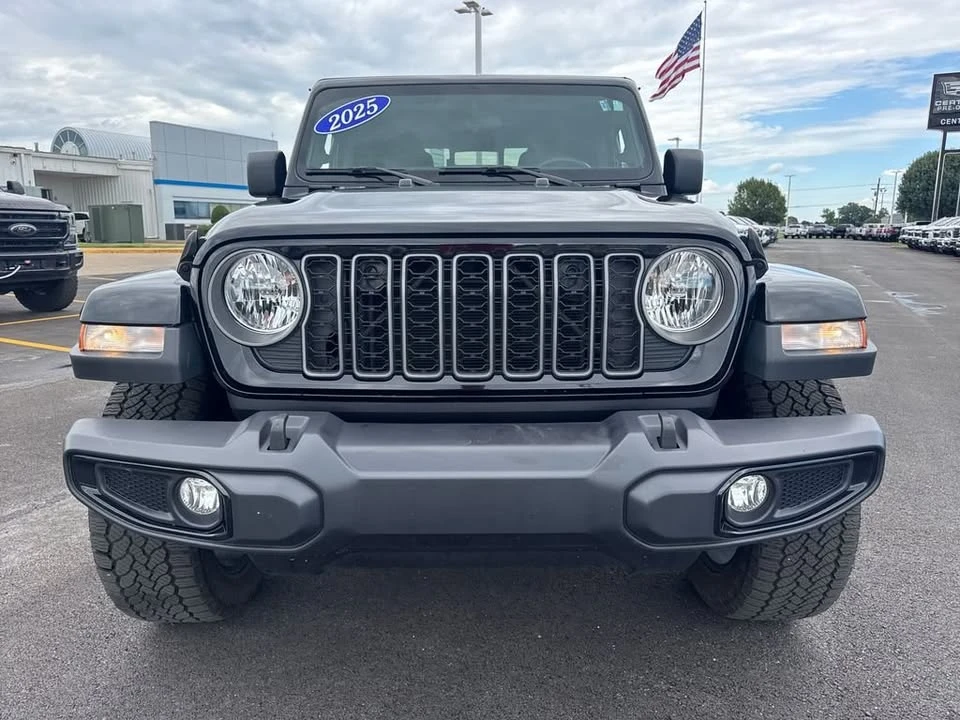 2025 Jeep JT Gladiator - Image 9 of 20