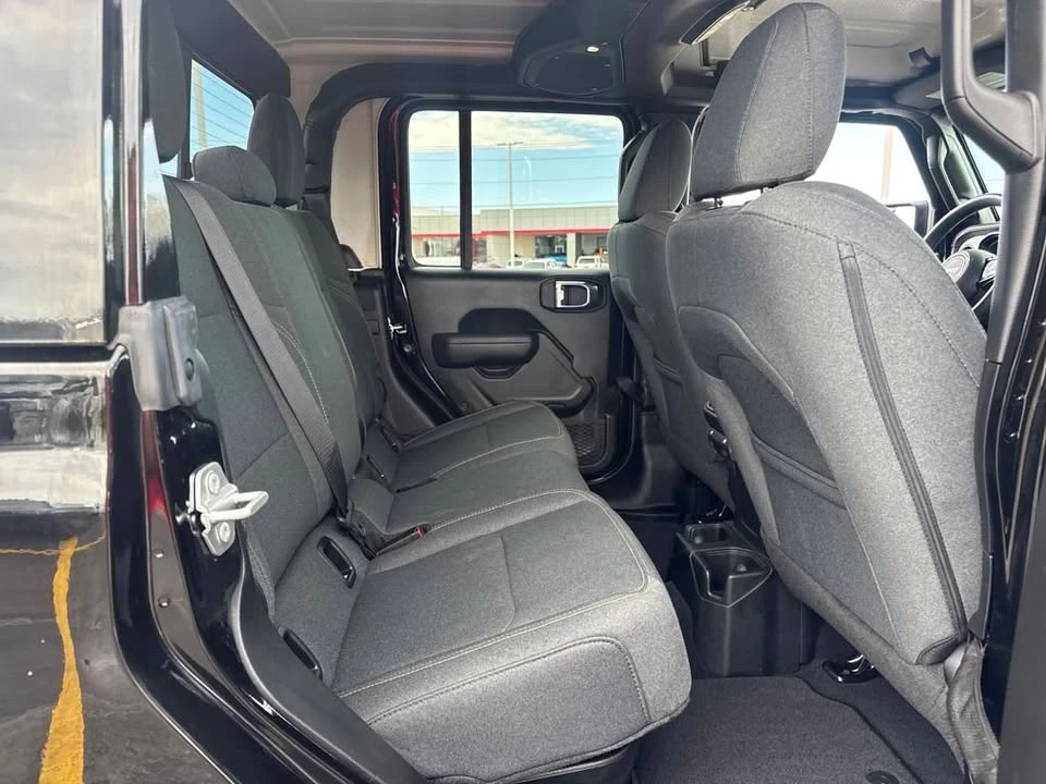 2025 Jeep JT Gladiator - Image 12 of 20