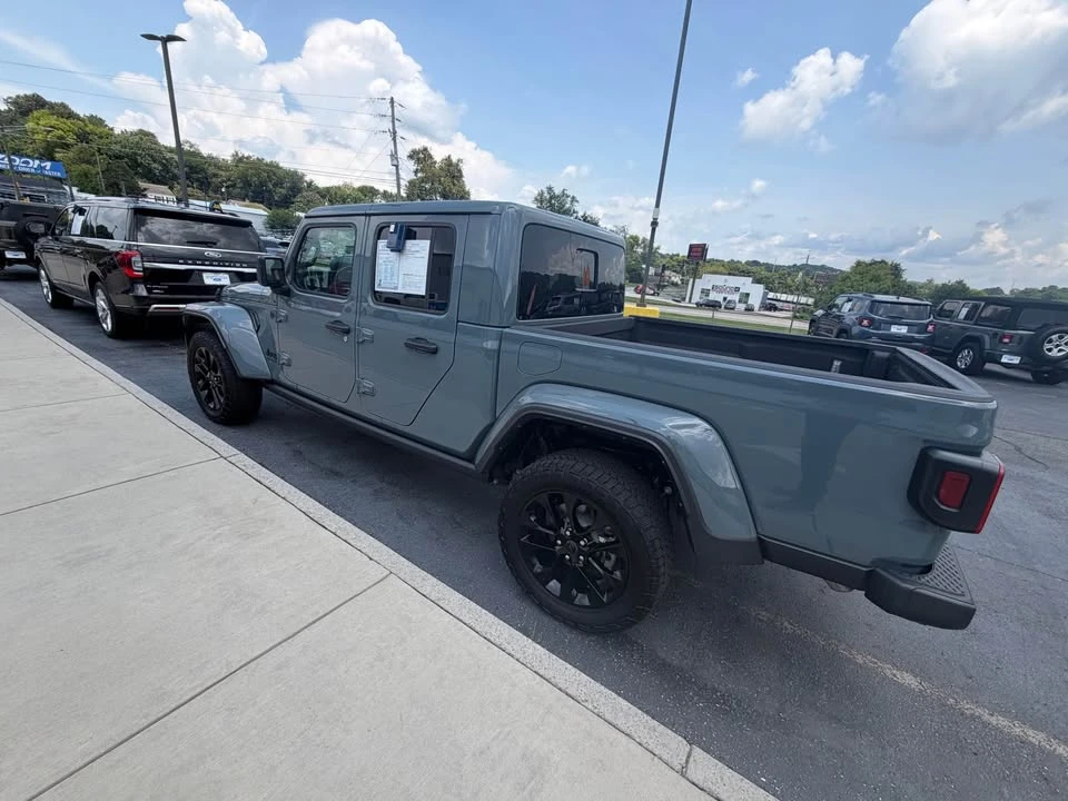 2025 Jeep JT Gladiator - Image 3 of 6