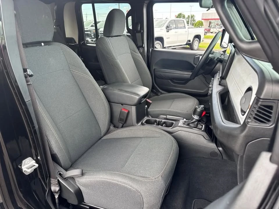 2025 Jeep JT Gladiator - Image 11 of 20