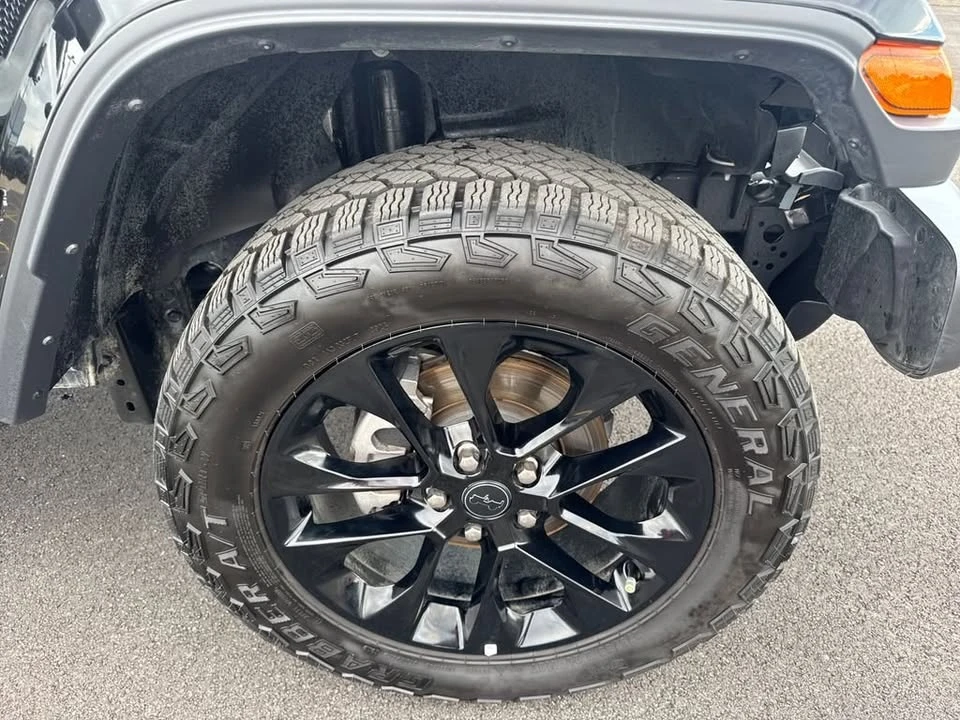2025 Jeep JT Gladiator - Image 10 of 20