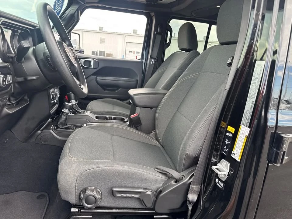 2025 Jeep JT Gladiator - Image 16 of 20