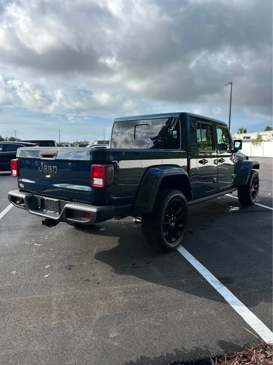 2025 Jeep JT Gladiator - Image 4 of 10