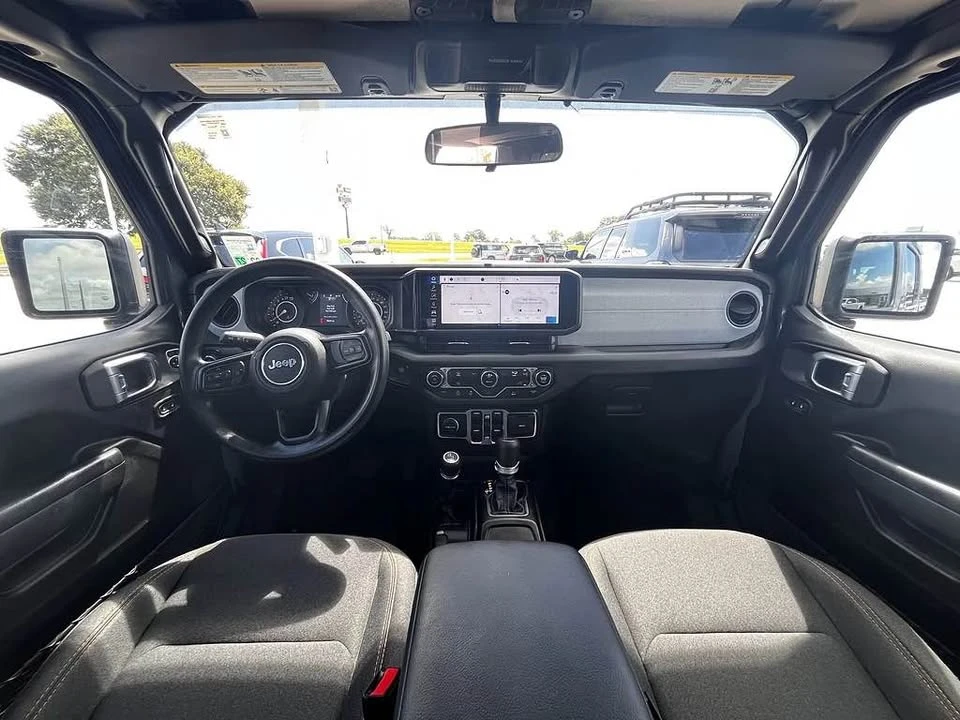 2025 Jeep JT Gladiator - Image 9 of 9