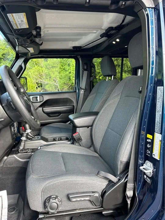 2025 Jeep JT Gladiator - Image 7 of 10