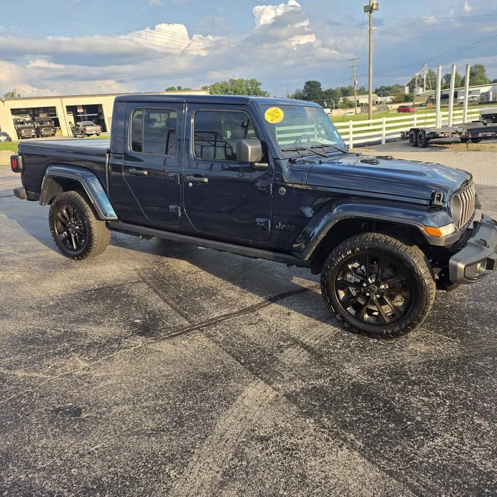 2025 Jeep JT Gladiator - Image 2 of 10