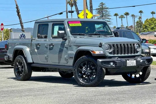 2025 Jeep Gladiator Nighthawk