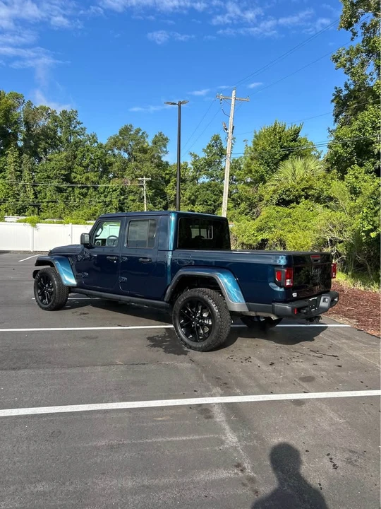 2025 Jeep JT Gladiator - Image 2 of 10